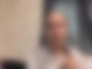 Live cam show with CorinnaVanlue - Public Brown Hair on Camsoda