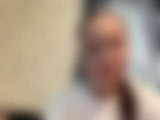 CorinnaVanlue's Live Sex Cam Show