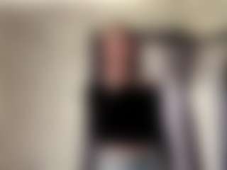 Live cam show with CorinnaVanlue - Handjob on CamwithHer