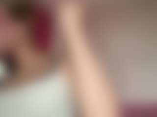 Live cam show with Sophie - Italian Young Adult on Camsoda