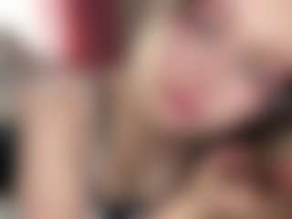 Live cam show with Sophie - New White on livesuperchat.net