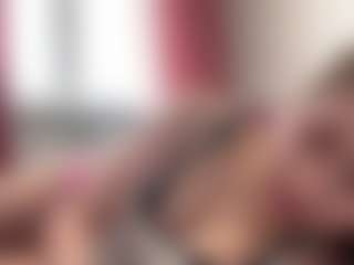 Live cam show with Sophie - Squirt Teen (18+) on Fling VIP Chat