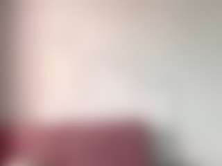 Live cam show with Sophie - Blonde Hair Middle Aged on Camsoda