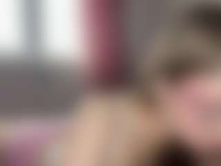 Live cam show with Sophie - College Mature on Camsoda