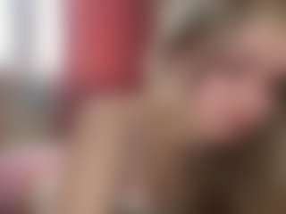 Live cam show with Sophie - Petite on Camsoda
