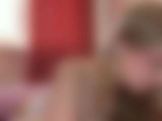 Live cam show with Sophie - Blonde Hair Middle Aged on Camsoda