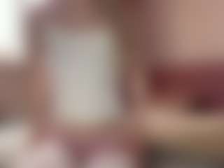 Live cam show with Sophie - Facial Piercings on CamClone