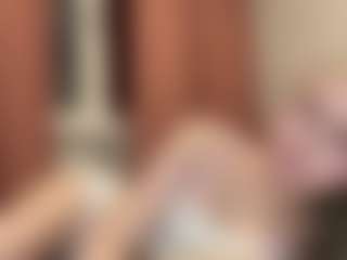 Live cam show with Sophie - Flashing on sexylive.show