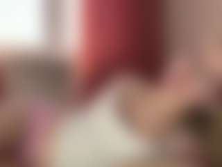 Live cam show with Sophie - Green Eyes on Dolls Live