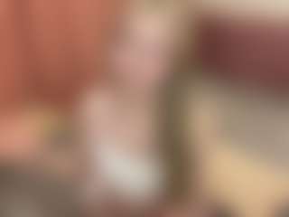 Live cam show with Sophie - Facial Piercings on Camsoda