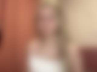 Live cam show with Sophie - College Mature on Camsoda