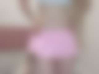 Live cam show with Sophie - Gamer Mature on makecum.org