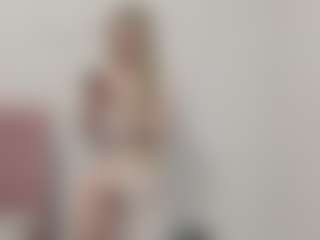 Live cam show with Sophie - Blonde Hair Amateur on Camsoda
