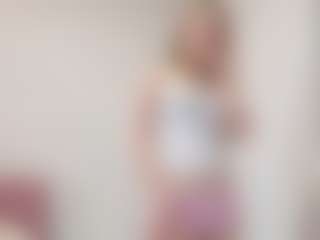 Live cam show with Sophie - Petite on sexylive.show