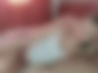 Live cam show with Sophie - Public Mature on livesexfox.com