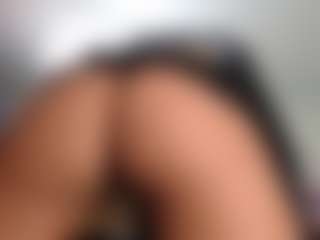 Elahiia's Live Sex Cam Show