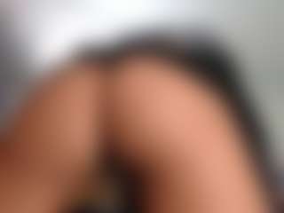 Elahiia's Live Sex Cam Show