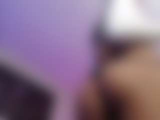 Elahiia's Live Sex Cam Show