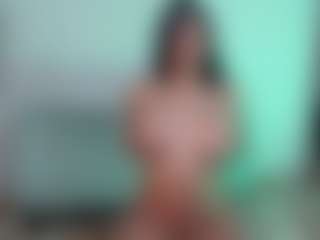 Elahiia's Live Sex Cam Show