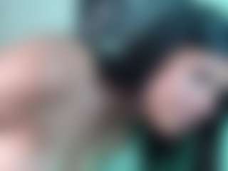 Elahiia's Live Sex Cam Show