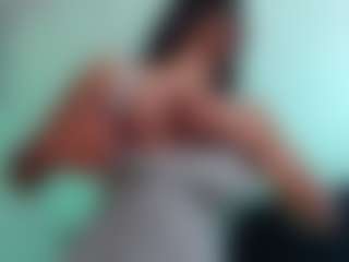 Elahiia's Live Sex Cam Show