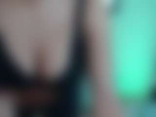 Elahiia's Live Sex Cam Show