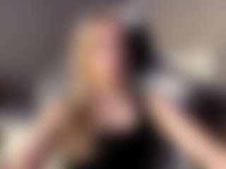 Live cam show with Bella - Petite on crypto-cams