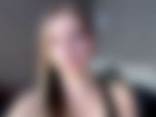 Live cam show with Bella - Black Petite on crypto-cams