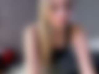 Live cam show with Bella - Petite on Camsoda
