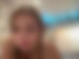 Bella's Live Sex Cam Show