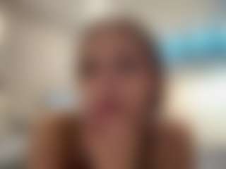 Live cam show with Bella - Striptease Young Adult on Camsoda