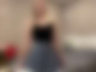Bella's Live Sex Cam Show