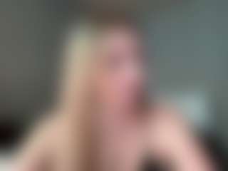 Bella's Live Sex Cam Show