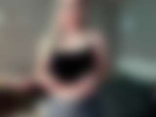 Bella's Live Sex Cam Show