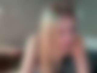 Bella's Live Sex Cam Show