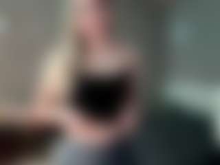 Bella's Live Sex Cam Show