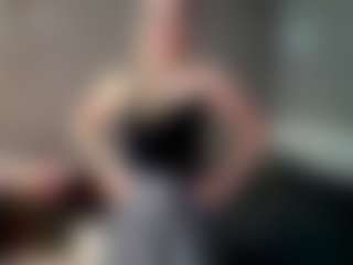 Bella's Live Sex Cam Show