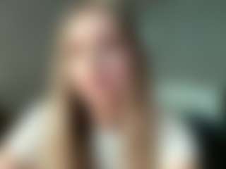 Bella's Live Sex Cam Show