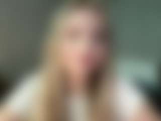 Bella's Live Sex Cam Show