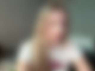 Bella's Live Sex Cam Show