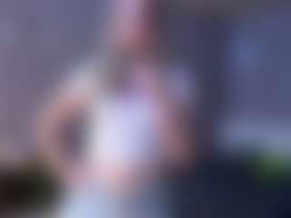 Bella's Live Sex Cam Show