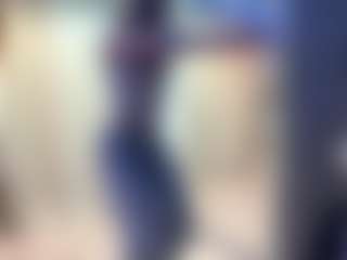 Bella's Live Sex Cam Show