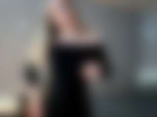 Bella's Live Sex Cam Show