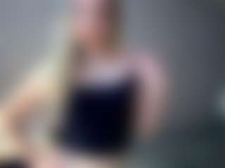 Bella's Live Sex Cam Show