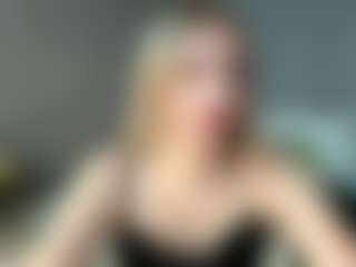 Bella's Live Sex Cam Show