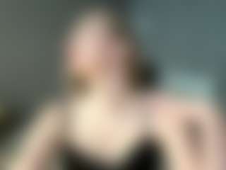 Bella's Live Sex Cam Show