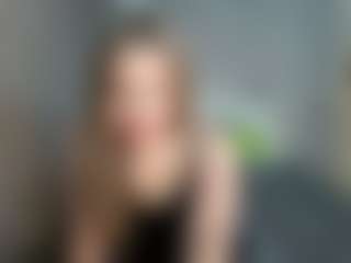 Bella's Live Sex Cam Show