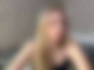 Bella's Live Sex Cam Show