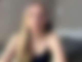 Live cam show with Bella - Spy Granny on Camming Site