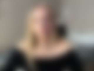 Bella's Live Sex Cam Show